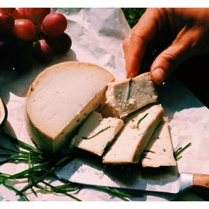 Tyne Chease Chives 120g - Image 2