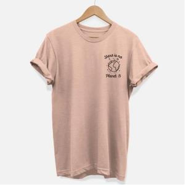 Vegan Outfitters No Planet B T-Shirt Peach. Size 2XL